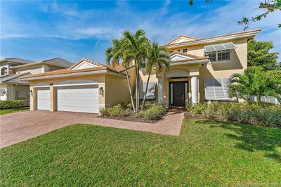 565 SW Yacht Basin Way 1