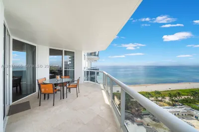 4779 Collins Ave #1804 1