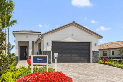 713 SE Fascino Circle 1