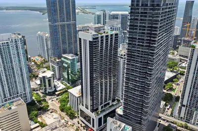 1010 Brickell Ave #3510 1