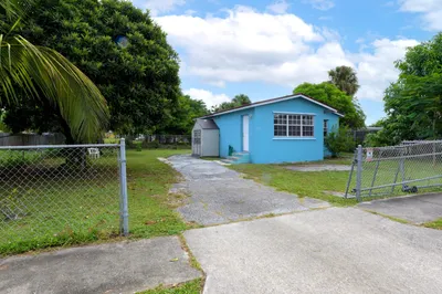 1310 Forest Ln West Palm Beach-large-010