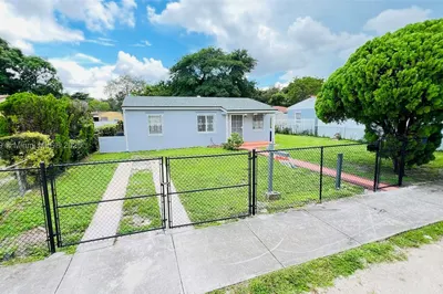 2450 NW 60th St 1