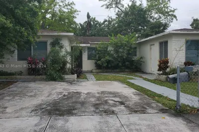 721 SW 5th Ct 1