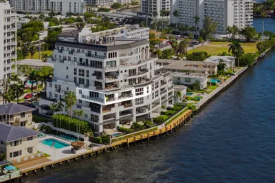 615 Bayshore Drive #402 1