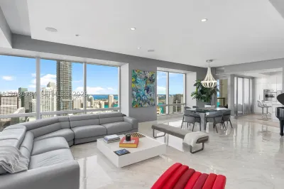 1425 Brickell Ave #52BC 1
