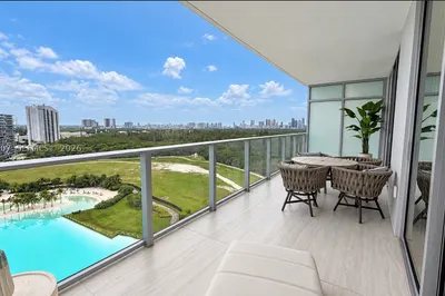 2411 Laguna Cir #1410 1