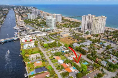 305 Hibiscus Avenue 1
