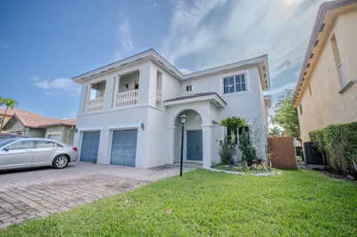 1351 NE 41st Pl 1
