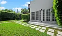 2501 Pine Tree Dr Photo