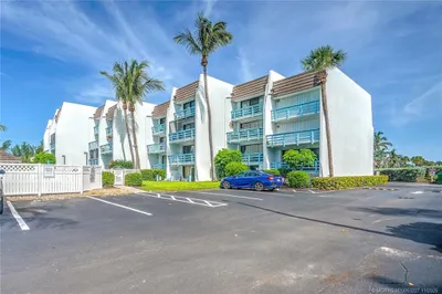 11000 S Ocean Drive #6-G 1