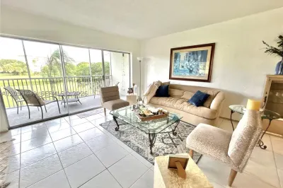 2900 N Palm Aire Dr #210 1