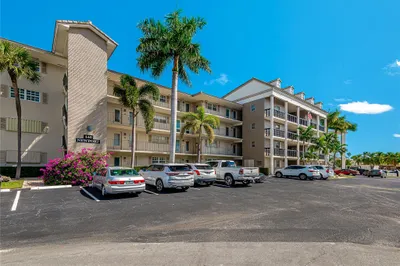 440 Paradise Isle Blvd #102 1
