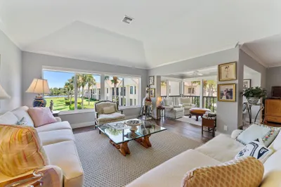 19101 SE Sea Turtle Court #202 1