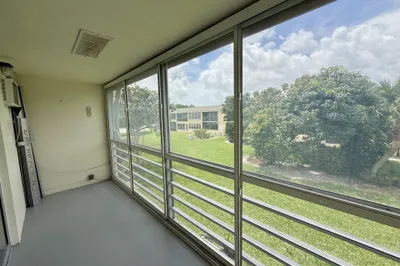 32 Kingswood B 1