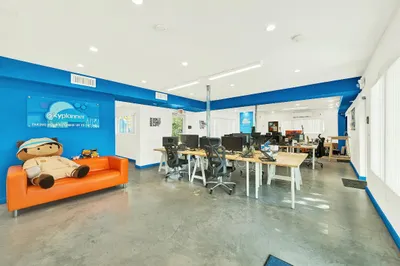 Lobby/Bull Pen
