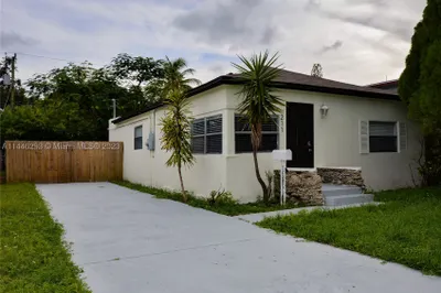 211 SW 2nd Pl 1