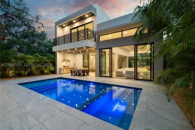 280 NW 47th St 1