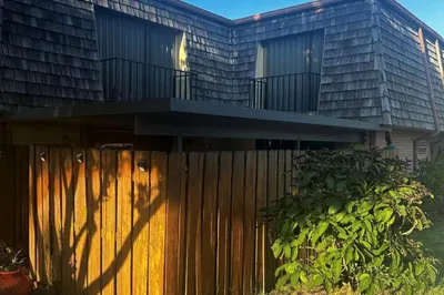 341 Lake Arbor Drive 1