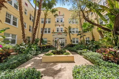 536 14th St #305 1