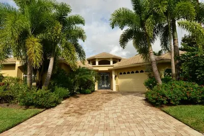 18 St. James Drive 1