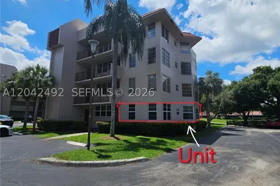 9520 Seagrape Dr #106 1