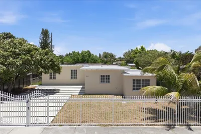 323 NW 104th Ter 1