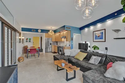 2001 Meridian Ave #308 1