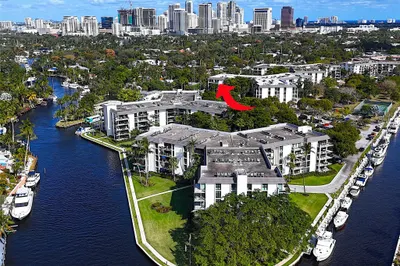 River Reach, is a twenty-two acre, private, gated
