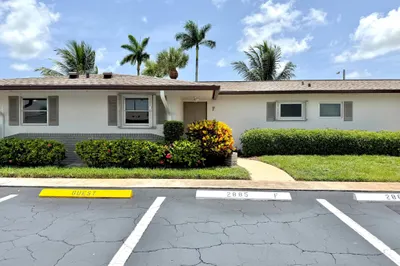 2885 Crosley Drive E #F 1