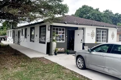 3250 NW 94 St 0 1