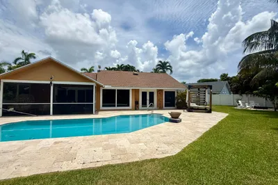 1526 Cormorant Road 1