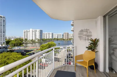 18051 Biscayne Blvd #502 1