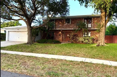 1916 Harbourview Drive 1