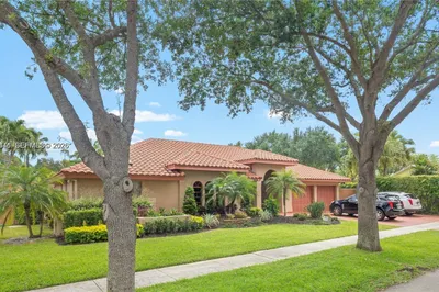 2900 NW 25th Way 1