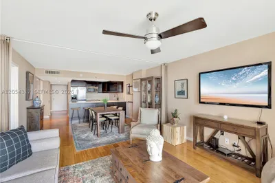 2625 Collins Ave #1609 1