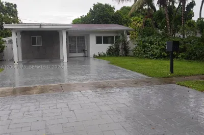 305 NW 122nd St 1