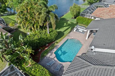 8943 NW 34th Street 1