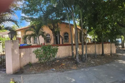 2054 SW 5th St 1