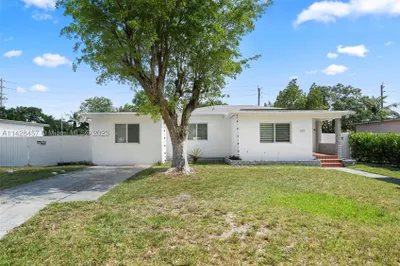 220 NW 126th St 1