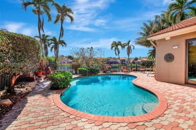 10410 NW 14th St 1