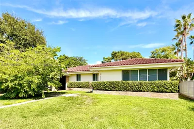 3121 Prairie Ave 1