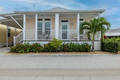 151 NE Buoy Drive 1