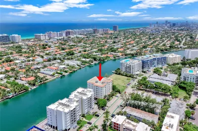 9341 E Bay Harbor Dr #3D 1