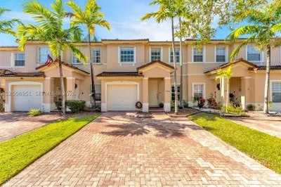 2406 NE 41st Pl 1
