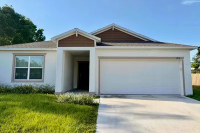582 SW Sea Holly Terrace 1
