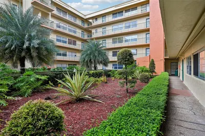 4525 W 20 AV #123 1