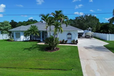 3515 SW Macon Road 1