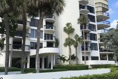 3900 N Ocean Boulevard #6a 1