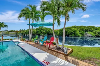 302 Venice Drive 1