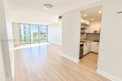 1000 West Ave #608 1